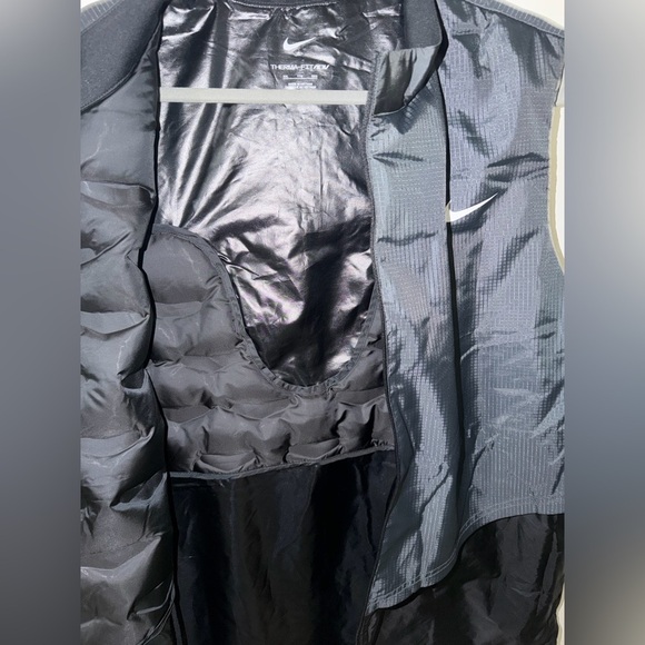 Nike ThermaFit ADV golf vest - Picture 5 of 8